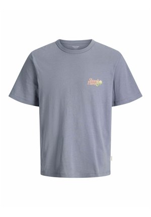 Lyse lilla kortærmet T-shirt med rund hals og lille tekst "Short Haven" samt blomstergrafik på venstre bryst.