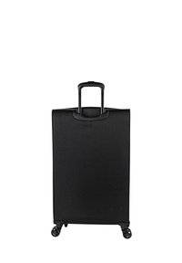 Maleta negra con ruedas, de forma rectangular y elegante, fabricada con tela duradera. Cuenta con un mango retráctil y dos ruedas de giro suave.