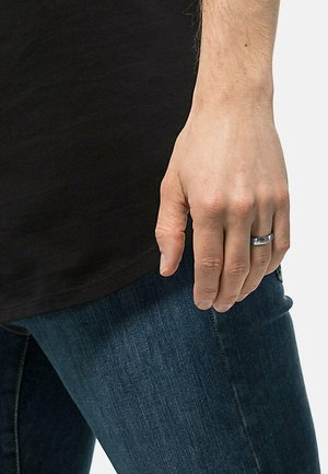 FAVS Anello - silber