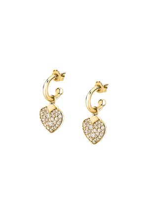 Orecchini a cerchio in oro con charm a forma di cuore, caratterizzati da una superficie di strass trasparenti, che aggiungono brillantezza e texture al design.