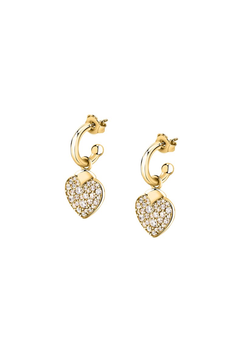 Orecchini a cerchio in oro con charm a forma di cuore, caratterizzati da una superficie di strass trasparenti, che aggiungono brillantezza e texture al design.