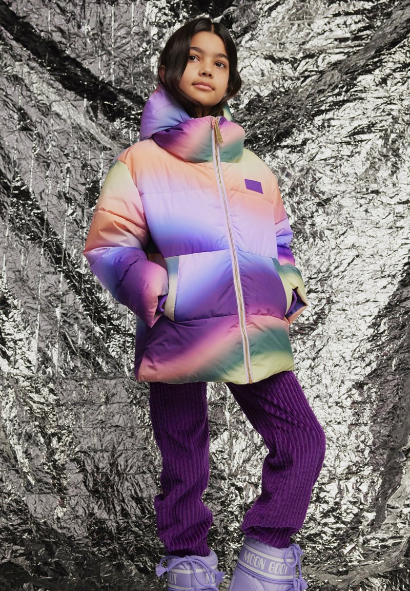 Molo HILO - Talvitakki - wavy rainbow