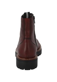 Stivali alla caviglia in pelle marrone con suola in gomma nera, chiusura con cerniera sul lato e linguetta sul retro, con dettagli di cucitura a contrasto.
