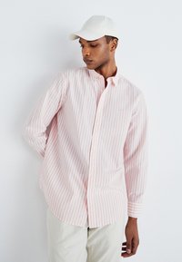 Levi's® AUTHENTIC BUTTON DOWN - Shirt - pink icing