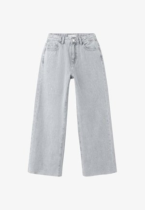 Izblijedjele sive traperice širokih nogavica od trapera. Imaju prednje džepove i dekorativne izreze duž strane za dodatni detalj.