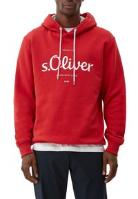 s.Oliver  OP DE VOORKANT czerwony