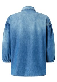 Camicia di jeans azzurro chiaro con colletto, maniche a sbuffo e polsini elasticizzati. Presenta una texture liscia e un design a vestibilità comoda.