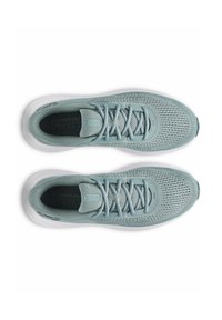Lichtblauwe sportieve schoenen met een ademende bovenkant van mesh, tonale veters en een gevoerde witte zool. Voorzien van een logo op de tong.