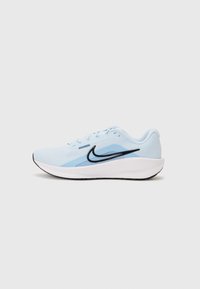 Unselected, blue tint/black/psychic blue/smokey blue/white