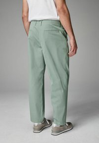 Next EDIT UTILITY RELAXED FIT - Chino stiliaus kelnės - seafoam green