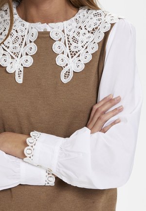 Top - camel
