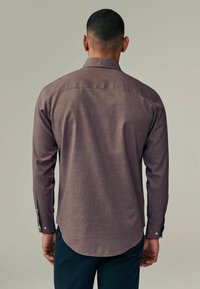 Next BUTTON DOWN OXFORD FIT - REGULAR FIT - Vapaa-ajan kauluspaita - damson pink marl