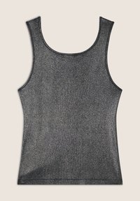 Top in metallo nero con design aderente, scollatura rotonda e spalline larghe. Tessuto testurizzato e riflettente con una sottile lucentezza.