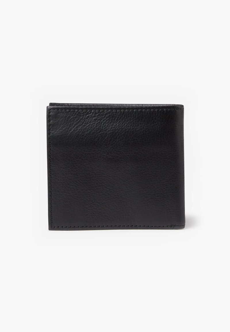 Portafoglio nero in pelle con finitura strutturata, design a doppia piega e cuciture visibili lungo i bordi. Forma rettangolare compatta.