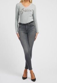 Guess Langarmshirt - grey