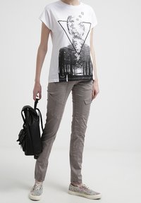 Culture Kalhoty - taupe