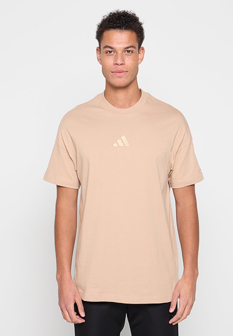 adidas Sportswear T-shirt basic zandkleur adidas Sportswear T-shirt basic zandkleur