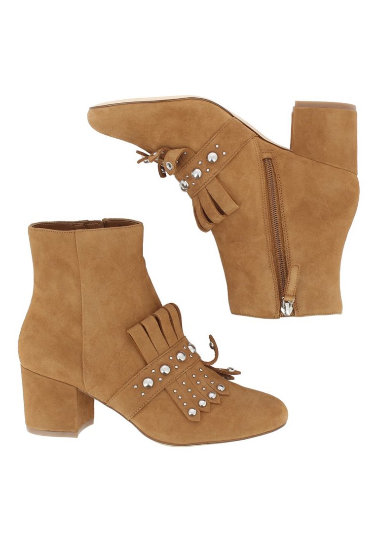 qamile block heel booties