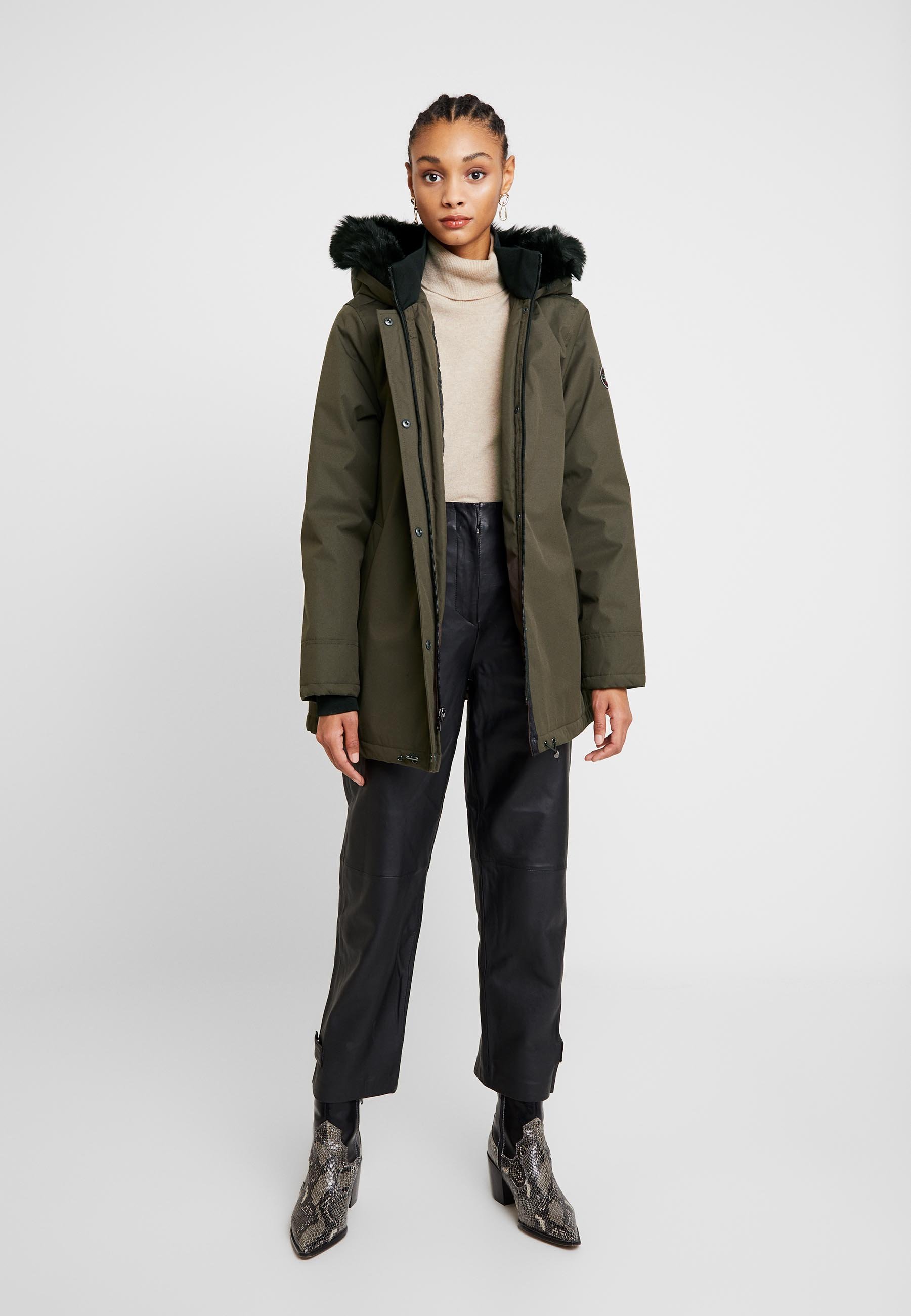 UGG BERNICE Manteau classique olivekaki ZALANDO.FR UGG BERNICE Manteau classique olivekaki ZALANDO.FR