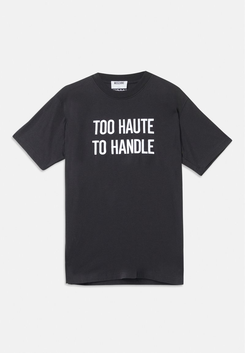 Schwarzes Baumwoll-T-Shirt mit kurzen Ärmeln und rundem Ausschnitt, auf der Vorderseite mit weißem Text, der "TOO HAUTE TO HANDLE" lautet.