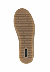 Gumová podrážka s texturovaným vzorem; hnědá barva; s drážkami pro trakci; označena nápisem "remonte" na boku.