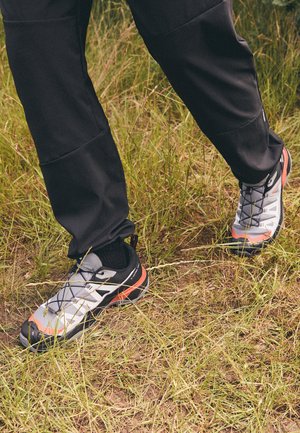 Salomon X ULTRA 360 GORE TEX - Zapatillas de senderismo - quiet shade/black/spice route