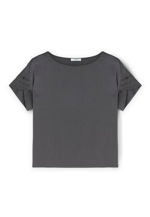 Haut gris foncé à manches courtes avec un col rond et un détail torsadé sur les manches. Tissu léger et lisse avec une coupe décontractée.
