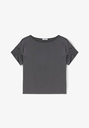 Donkergrijs T-shirt met korte mouwen, een ronde halslijn en een gedraaide structuur op de mouwen. Soepele, lichte stof met een relaxte pasvorm.