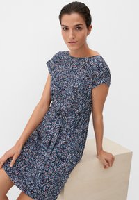 s.Oliver MIT BINDE-DETAIL - Sukienka letnia