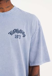 Thumbnail Image 4