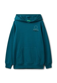 Modrý mikina s kapucí a přední kapsou, se malým logem Benetton na levé straně hrudi, položená na bílém pozadí.