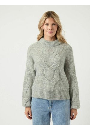 - Sweter