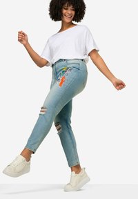 Angel of Style 5-POCKET - Slim fit jeans - hellblau