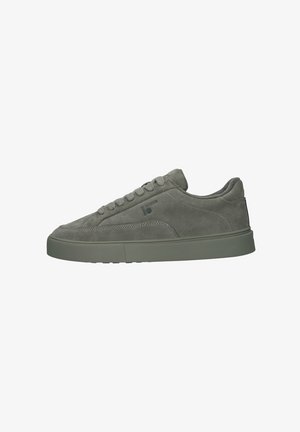 Lage grijze suède sneaker met bijpassende veters en zool, zijlogo en minimalistische stikdetails.