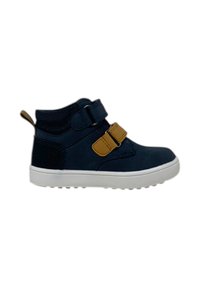 Scarpa alta blu navy con materiale liscio e suola in gomma, dotata di due cinturini in Velcro giallo e un pannello in rete testurizzata.