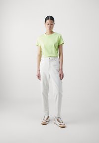 BOSS ESOGO - Tricou basic - medium green