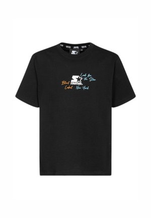T-shirt nera a maniche corte con testo multicolore e logo a stella bianca con la scritta "Look for the Star, Black Label, New York."