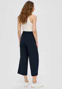s.Oliver RELAXED - Broek - navy