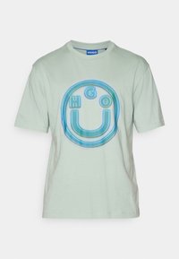NAKOREE - T-shirts med print - light/pastel green