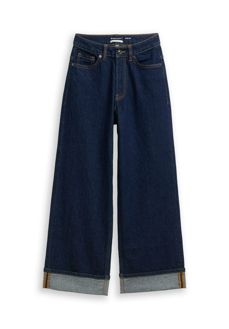 Jeans in denim scuro a gamba larga con orli arrotolati, caratterizzati da cuciture visibili arancioni e un classico design a cinque tasche.