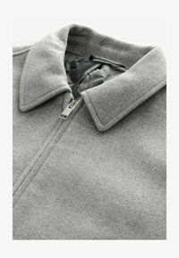 Selezionato, light grey