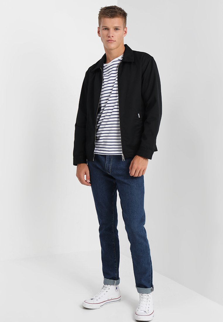Wrangler LARSTON - Vaqueros slim fit - darkstone/azul oscuro - Zalando.es