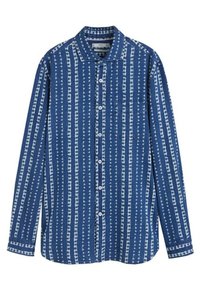 Camicia blu con bottoni caratterizzata da un motivo verticale bianco, maniche lunghe, colletto e una singola tasca sul petto per un tocco di dettagli.