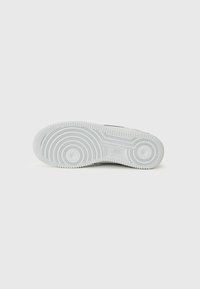 Thumbnail Image 5