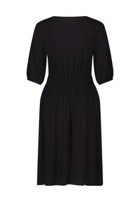 Schwarzes Kleid mit lockerer Passform, runder Ausschnitt, dreiviertel Ärmel und elastischer, geraffter Bund für eine schöne Silhouette. Schlichtes Design.