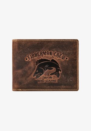 Cartera de cuero marrón con un logo de pez en relieve y el texto "Fisherman Crew" y "Enter the Big Game" en el frente.