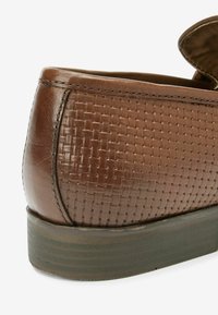 Next EMBOSSED TASSEL LOAFERS - Instappers - tan brown