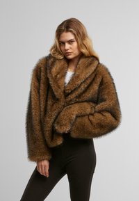 Urban Classics Winterjacke - brown black