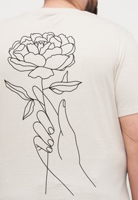 Jack & Jones JJMYSTIC TEE CREW NECK - Print T-shirt - moonbeam