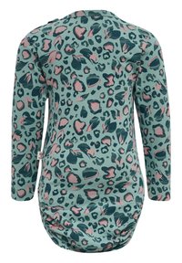 Långärmad skjorta i teal med ett leopardmönster i rosa och mörkgrön. Har rundad fåll och rynkdetalj på baksidan.